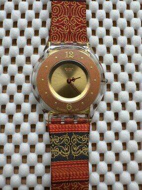 Swatch Watch Sweet Sarong SFK187 Vintage 2002